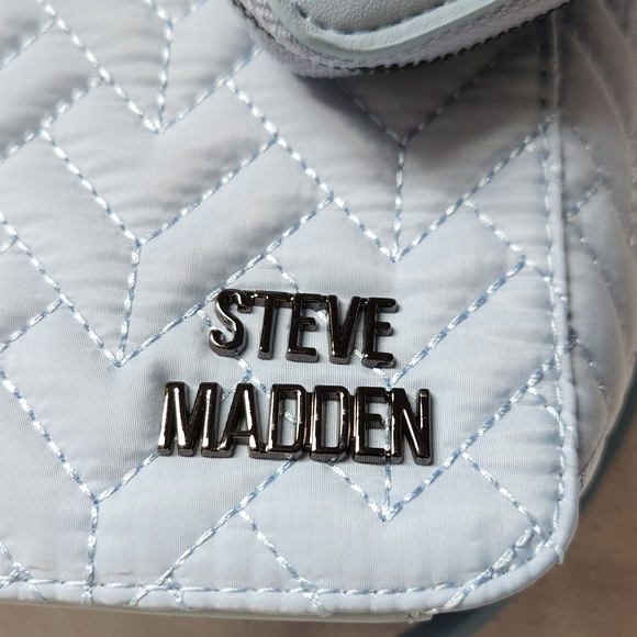 Steve Madden Quilt Handbag. Blue. - Picture 5 of 16